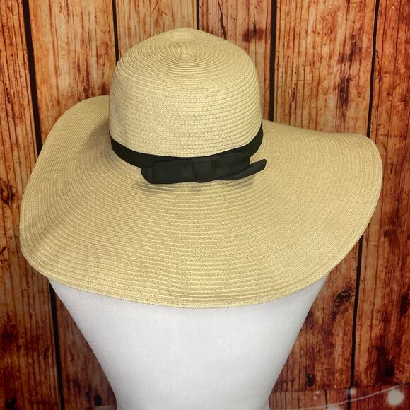Cappelli Straworld, Inc. wide brim floppy hat with black ribbon 18" across - Picture 3 of 5